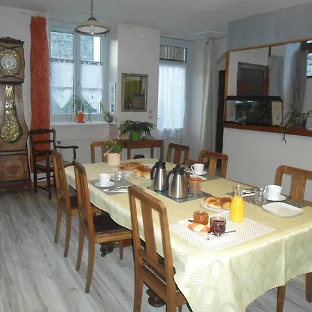 Chez Helene Et Patrick Saget Bed & Breakfast *