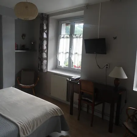 Chez Helene Et Patrick Saget Bed & Breakfast *
